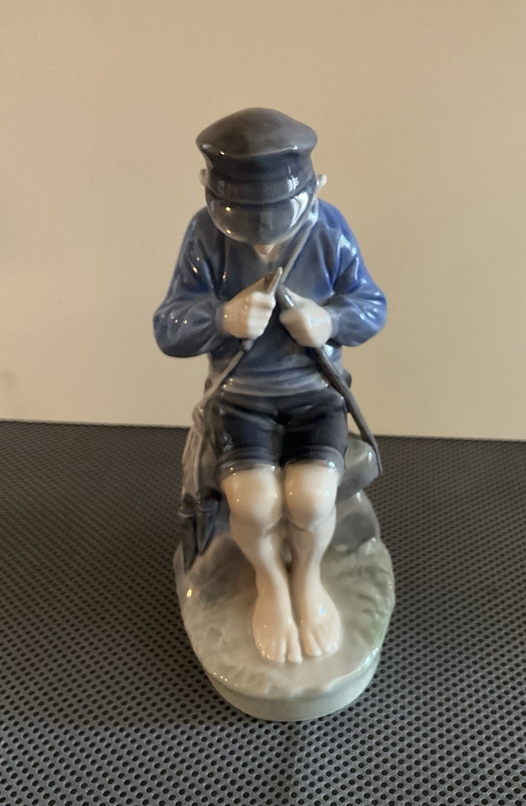 Bing & Grondahl Figurine Boy Mending A Net #905