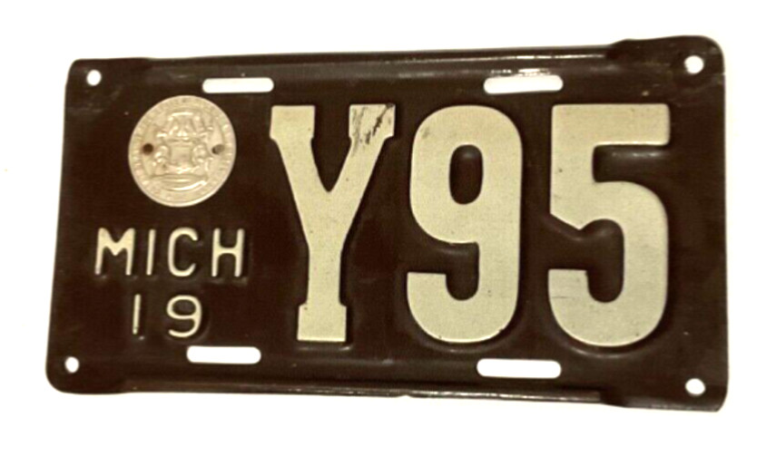RARE 1919 Original Paint MICHIGAN SHORTY License Plate Y95 VERY RARE EARLY PLATE
