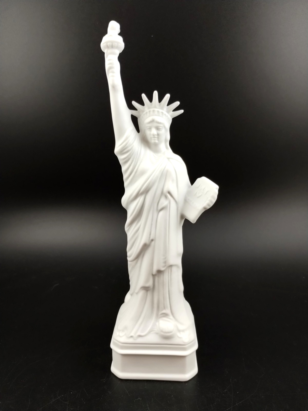STATUE OF LIBERTY~Figurine~White Matte Bisque Porcelain~MNP, LEMOGES, FRANCE~8\