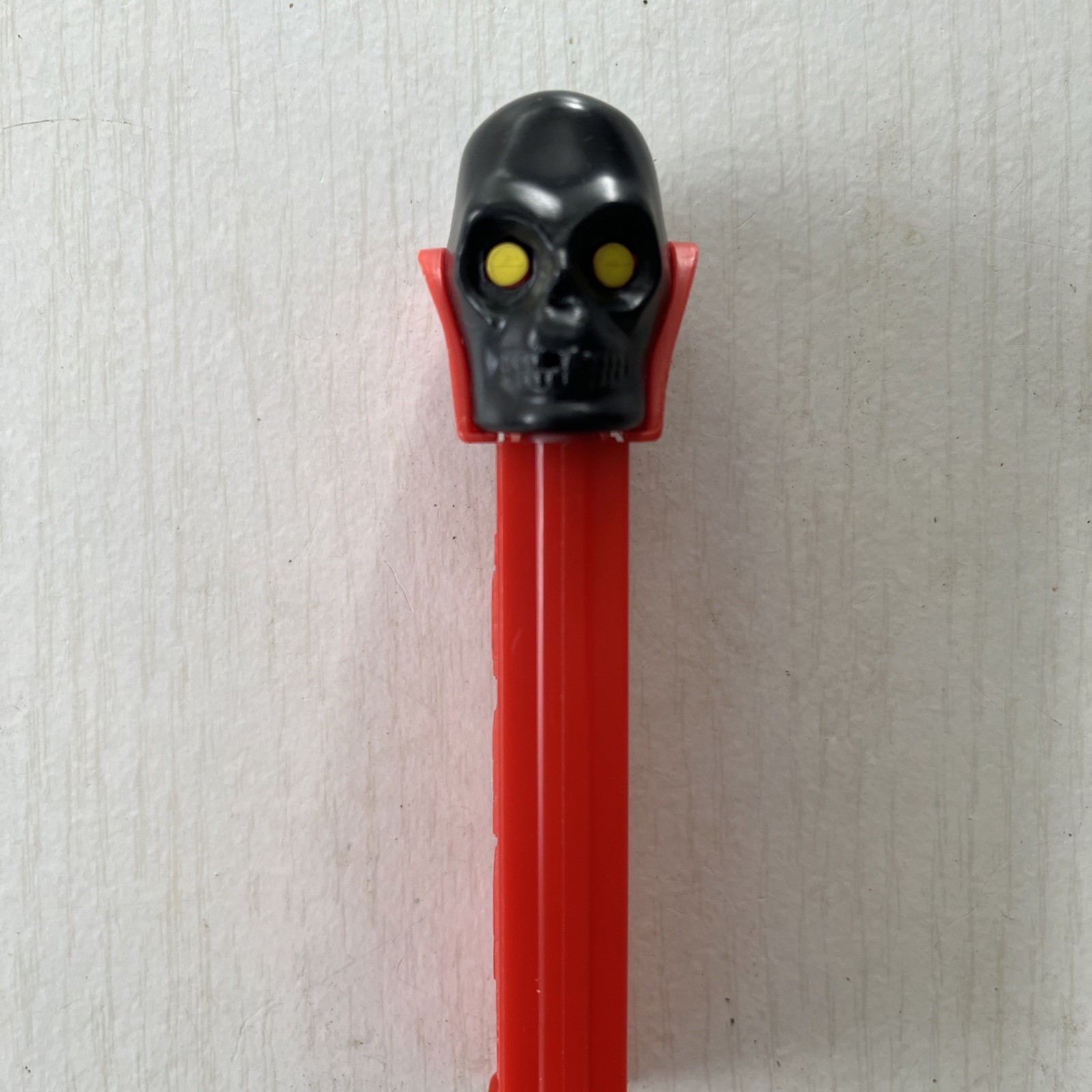 Vintage PEZ Halloween Misfits Skull B Diablo Black Head Red Stem Slovenia