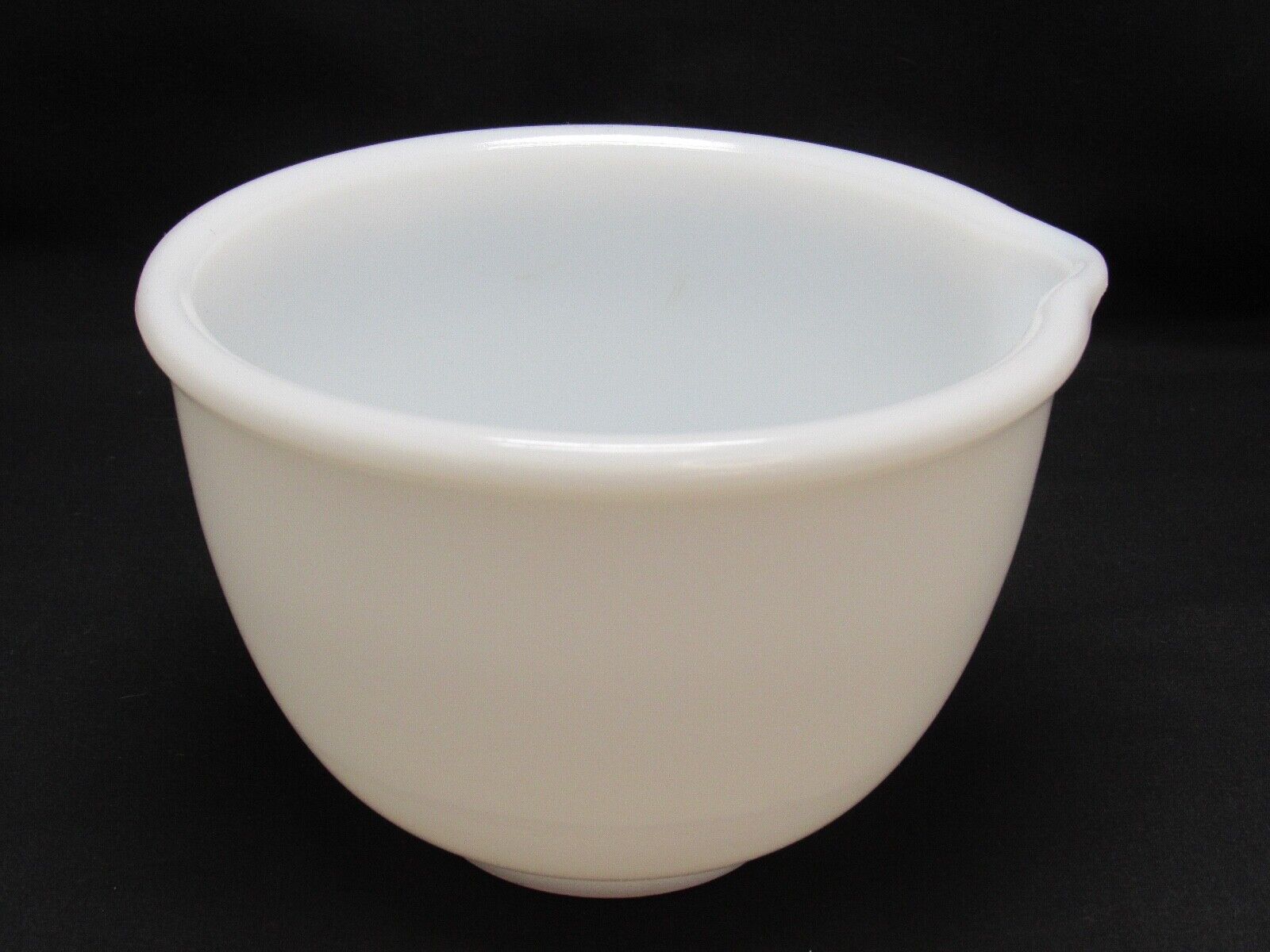 Vintage Chunky White Milk Glass Mixing Bowl with Spout Batter Bowl 1 qt