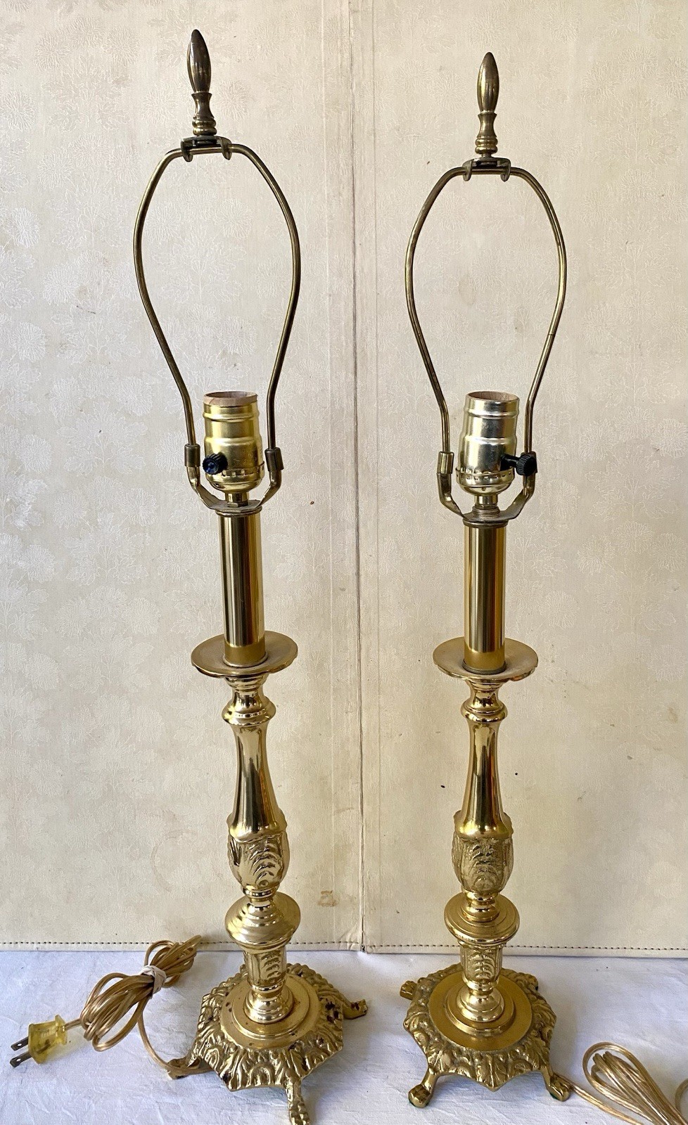 Set Of 2 Victorian Style Heavy Brass Table Lamps Needs Repair