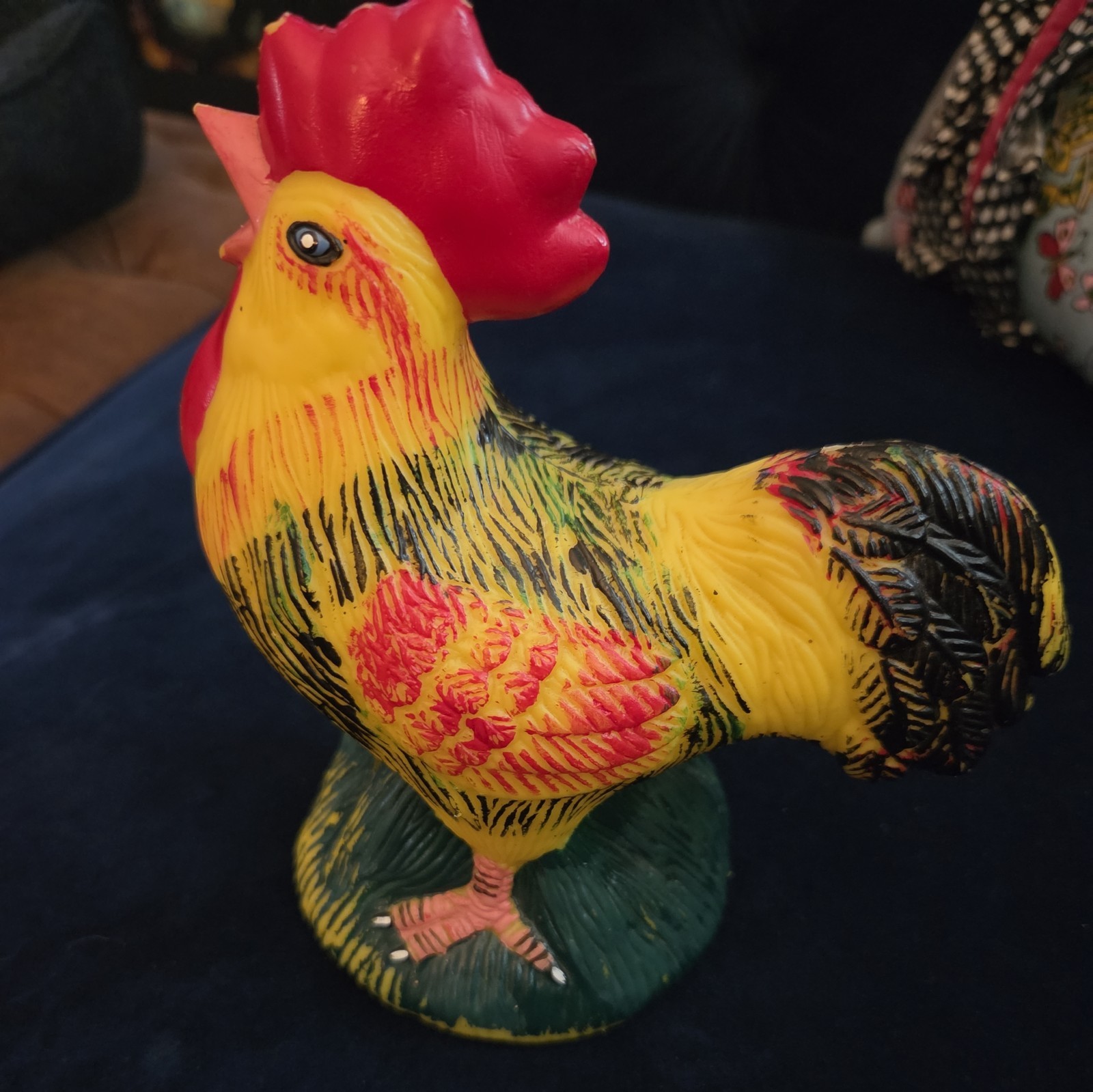 VTG Rooster Blow Mold Plastic  Motion Sensor Activated Sound Shelf Sitter 6.5”