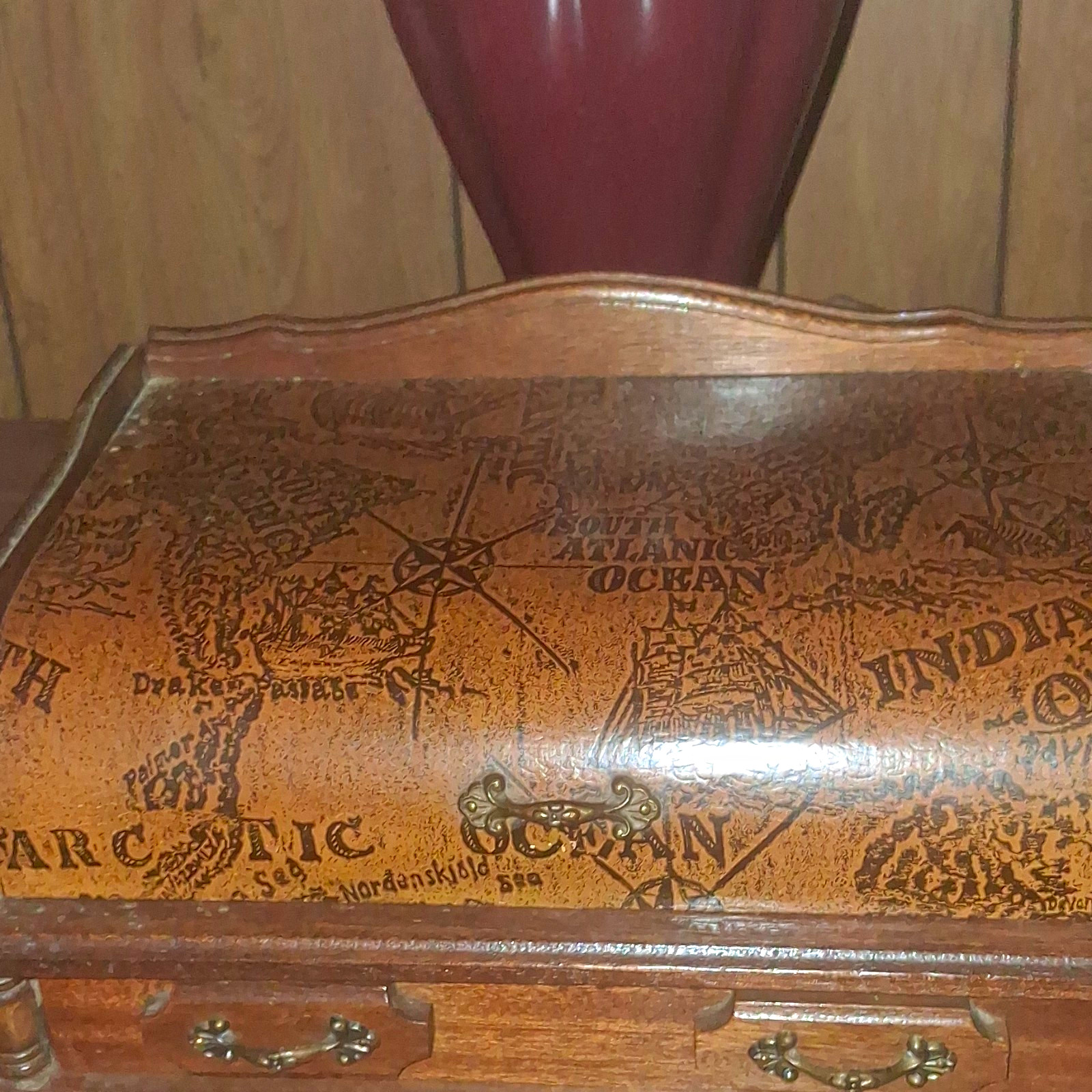 Vintage Mens Jewelry Box, World Map Lid, 2 Drawers, Brown/Brass Vintage Mens Jewelry Box, World Map Lid, 2 Drawers, Brown/Brass