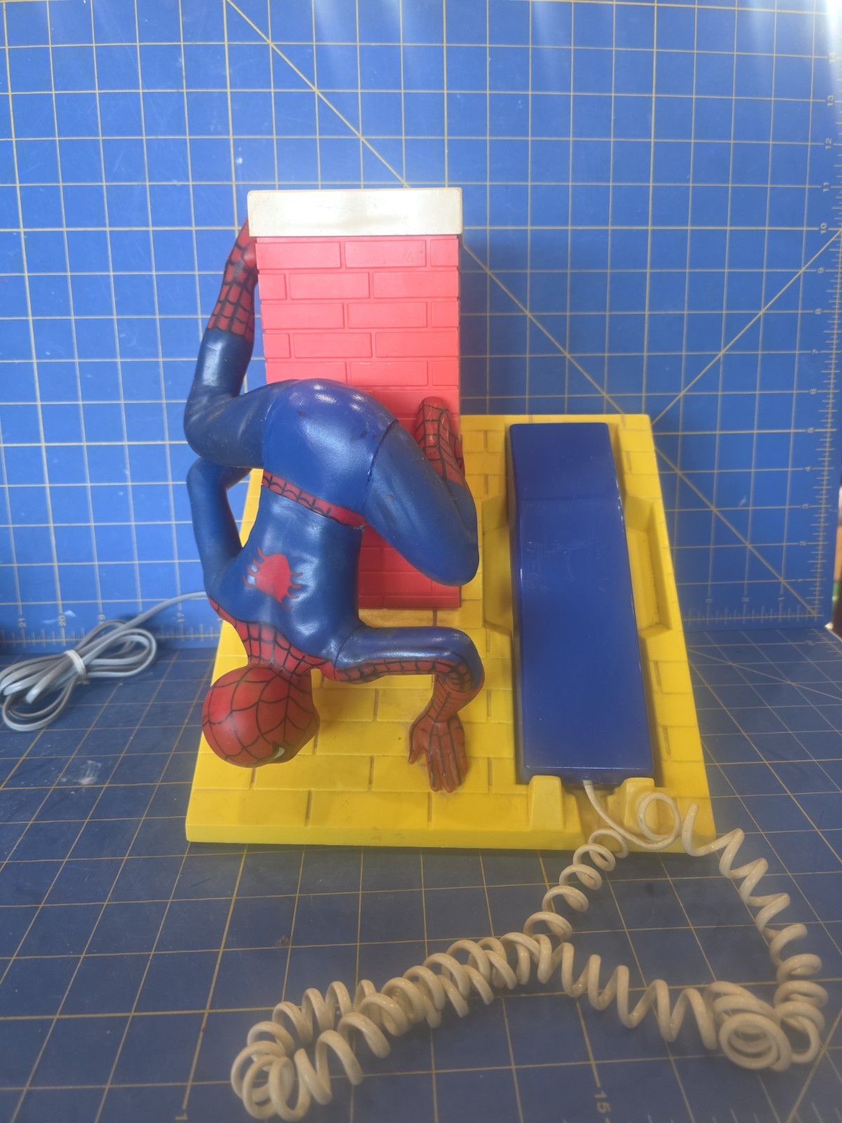 COM7 VTG Amazing Spiderman Telephone UNTESTED
