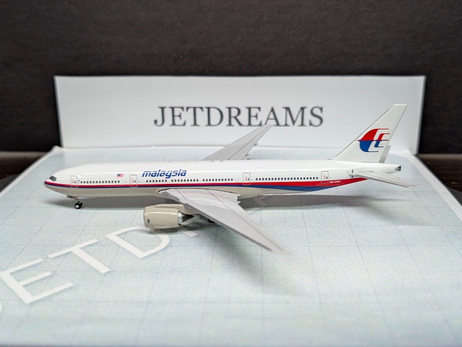 1/400 MALAYSIA AIRLINES BOEING 777-200 1990'S COLORS 9M-MRO MH370 NG ULTIMATE