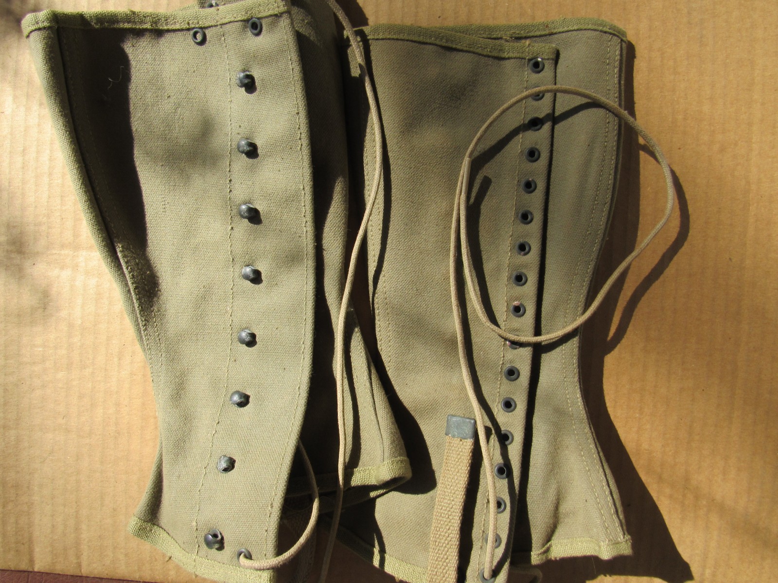 ORIGINAL WWII US ARMY M1938 DATED 6/6 42 COMBAT FIELD LEGGINGS W/ LACES- SIZE 3R