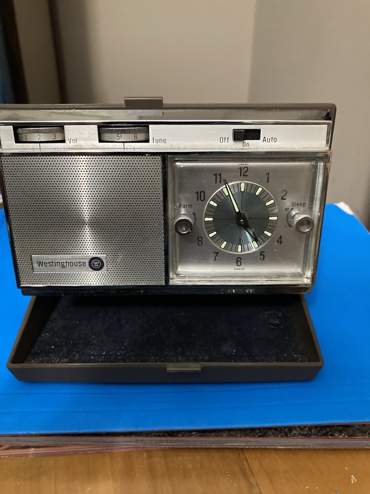 Vintage Westinghouse Travel Clock Radio Vintage  Clock Radio - Works