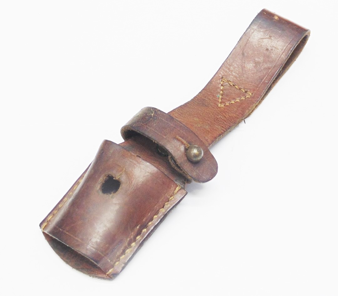 Yugoslavian Leather Bayonet Frog BAY-BF140 Yugoslavian Leather Bayonet Frog BAY-BF140