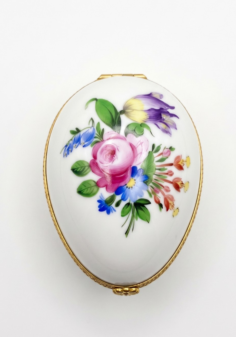 Vintage Porcelain Hinged Egg Trinket Box Hand Painted Flowers Pill Box 2.75\