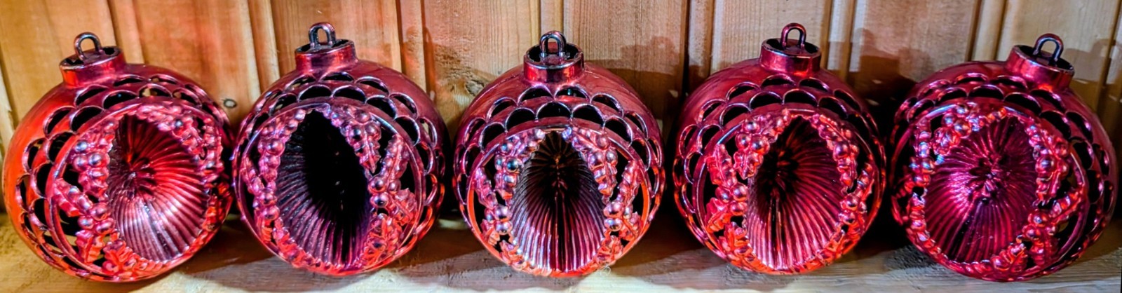 Lot 6 Vtg 1950s Bradford Plastic Atomic Filigree Round Christmas Ornaments MCM