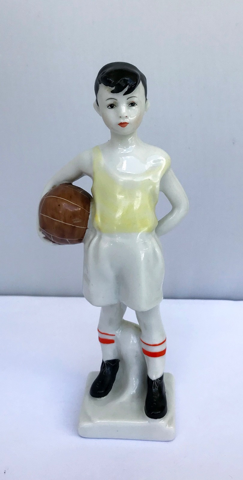 VINTAGE USSR  LFZ LOMONOSOV PORCELAIN FIGURINE 