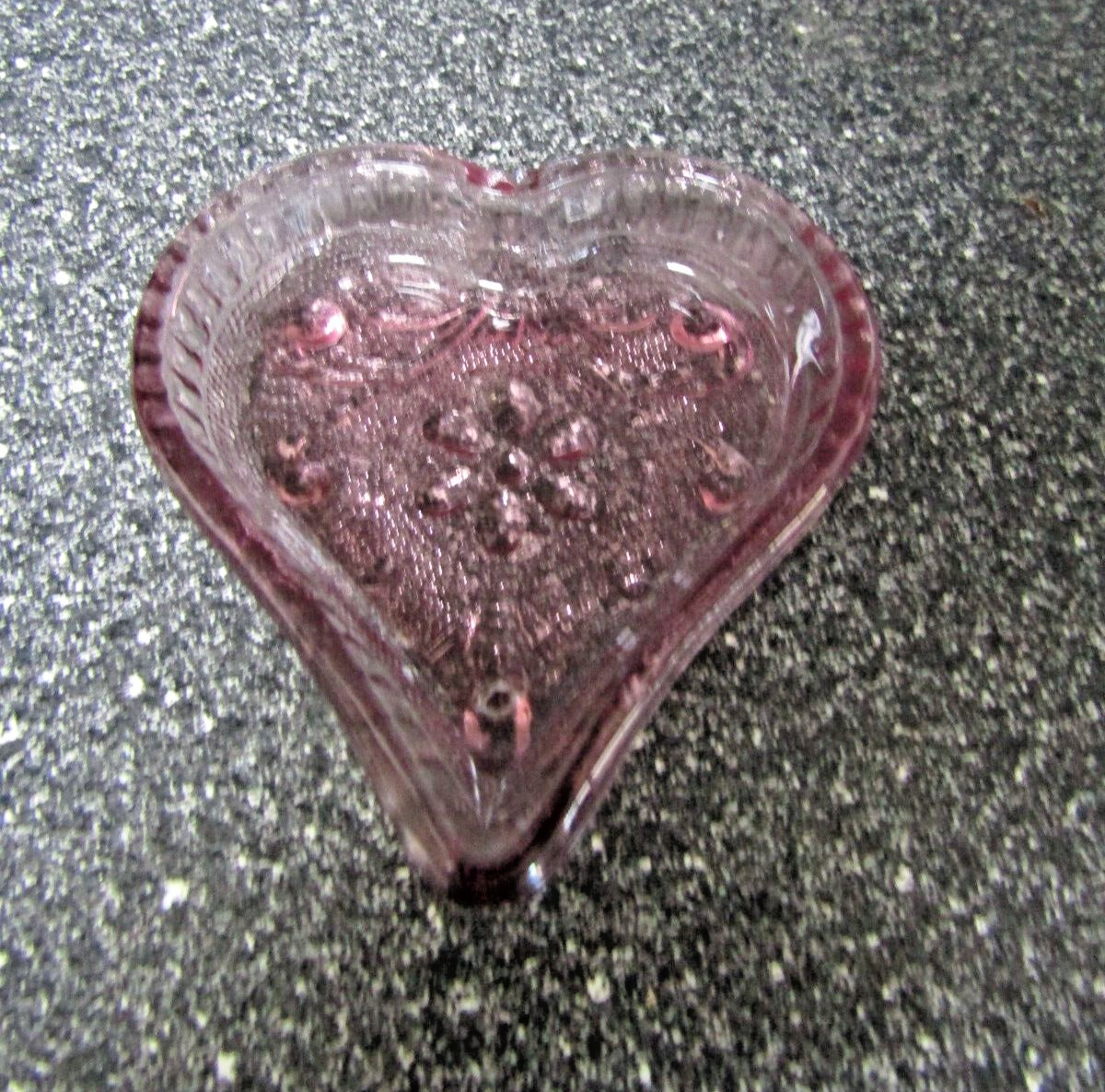 Vintage Tiara Sandwich Glass Heart Shaped Trinket Candy Nut Dish ~3.5\