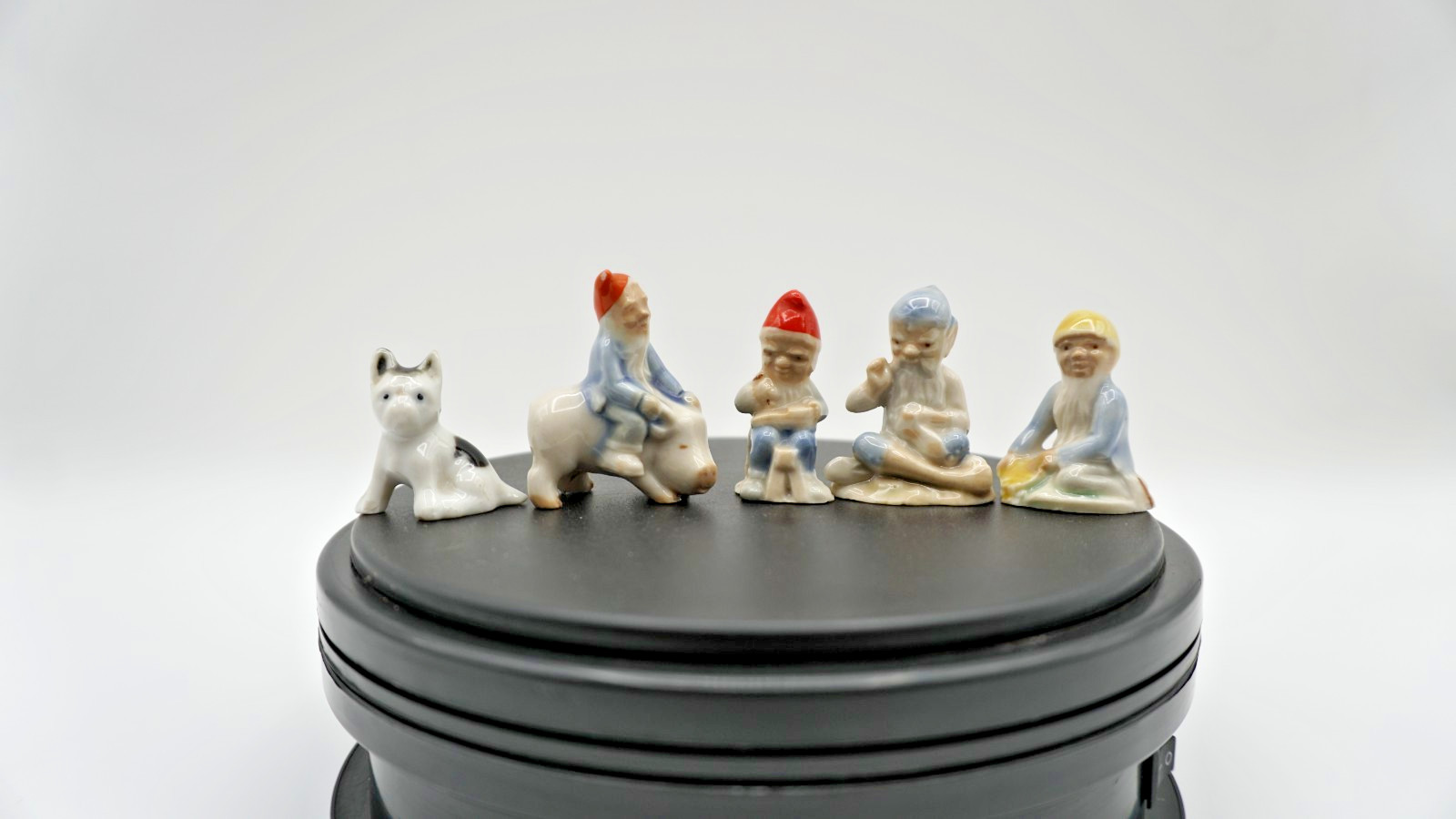 Vintage Wade Lucky Leprechauns Series 1950\'s Set Of 4 P+  Mini Black & White Dog