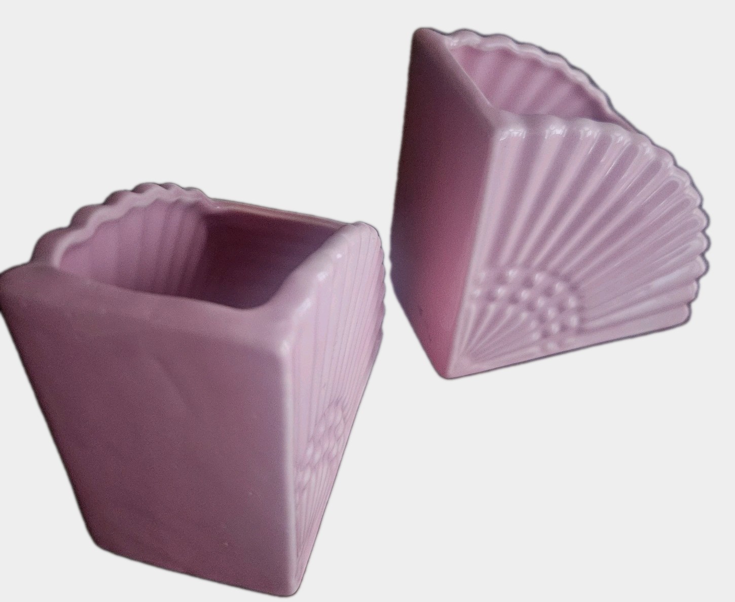 Vintage USA Pottery Pink Shell Planter Vase/planter 4 inch glazed finish Vintage USA Pottery Pink Shell Planter Vase/planter 4 inch glazed finish