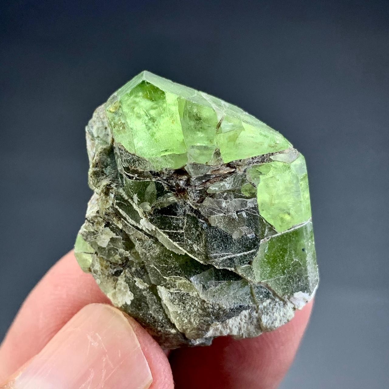 106 Cts Terminated Natural Rich Green Peridot Crystal Specimen From Pakistan