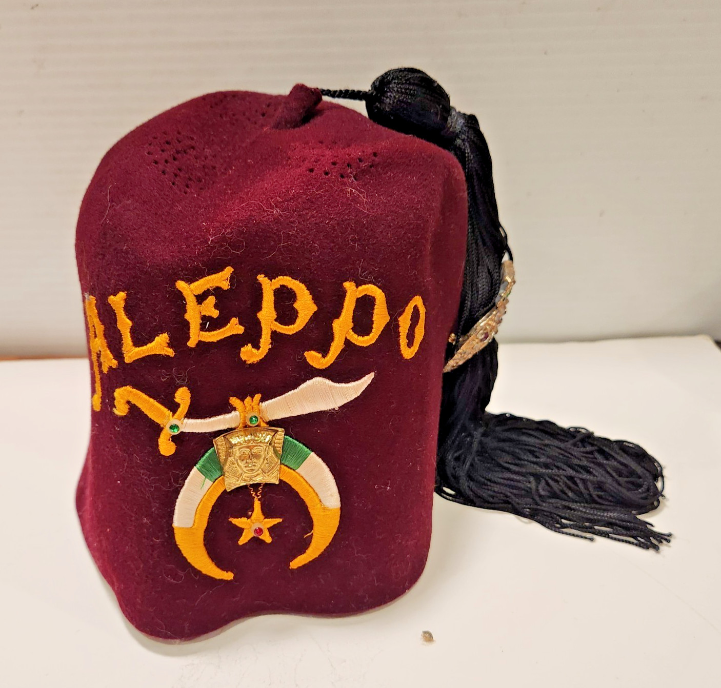 Aleppo Masonic Shriners Burgundy Wool Fez Hat Size Medium Rhinestones