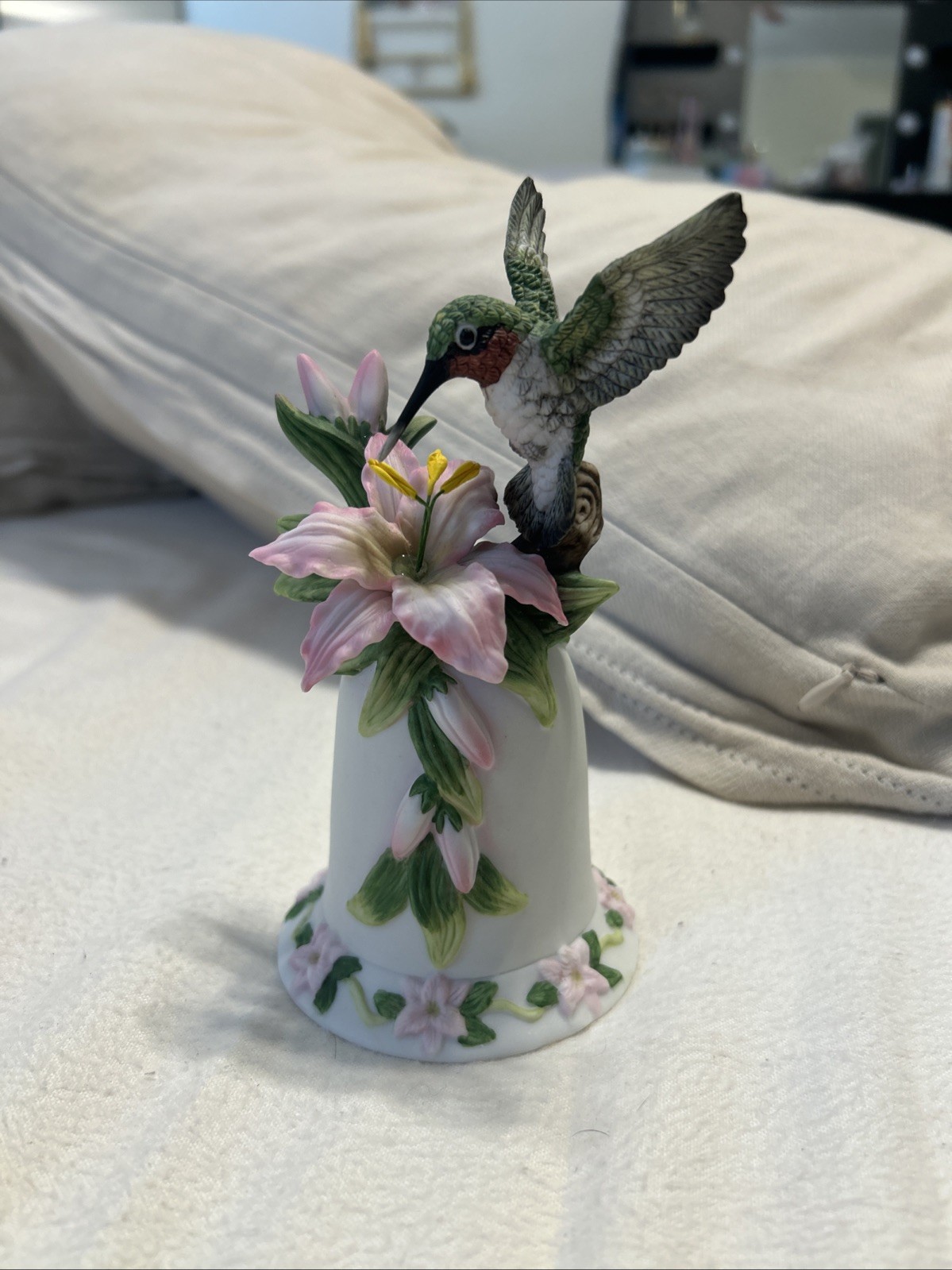 ⭐️ Vintage 1996 Seymour Mann Hummingbird & Flowers Bell Bisque Porcelain 6