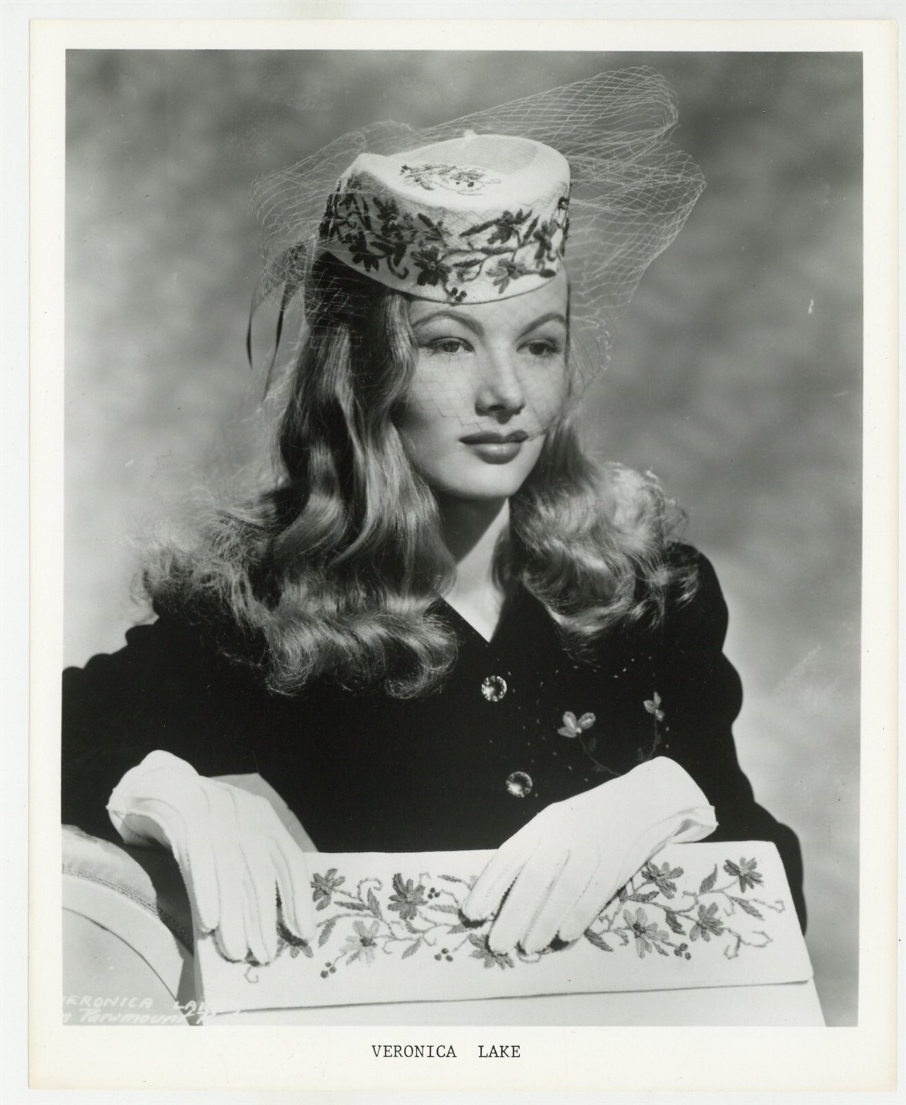 Veronica Lake 1945 Spectacular Glamour Portrait 8x10 Original Photo J10210 Veronica Lake 1945 Spectacular Glamour Portrait 8x10 Original Photo J10210