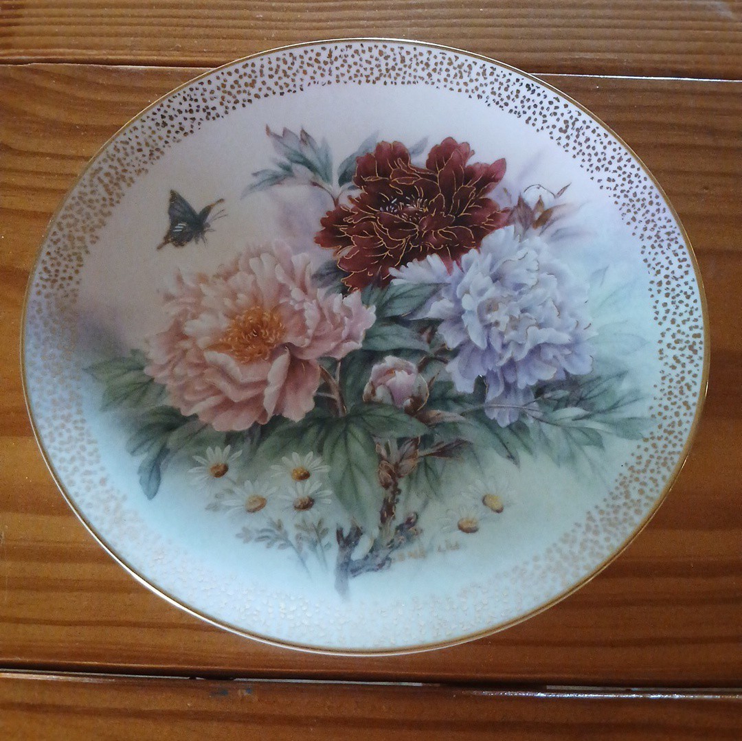 PEONY PRELUDE collector plate LENA LIU Symphony of Shimmering Beauty FLOWERS