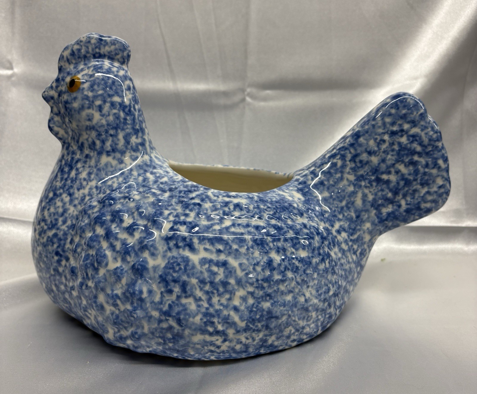 Spongeware Ceramic Vintage Blue White Chicken Hen Farmhouse Planter EUC Spongeware Ceramic Vintage Blue White Chicken Hen Farmhouse Planter EUC