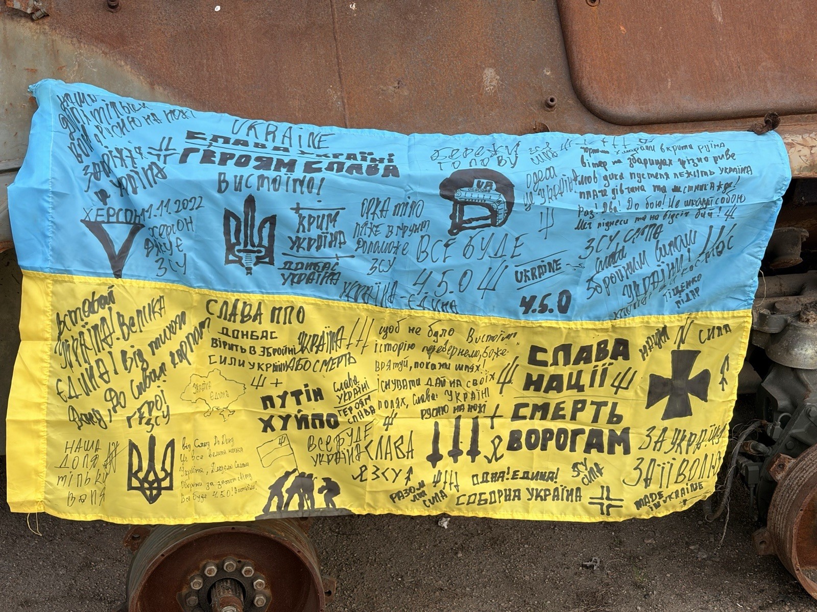 Ukrainian army custom flag signed. souvenirs worldwide delivery🇺🇦👉🌎🌍
