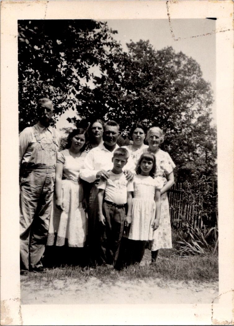 Vintage 1940s 1950s Black & White Family Portrait Snapshot Photograph 8 People Vintage 1940s 1950s Black & White Family Portrait Snapshot Photograph 8 People