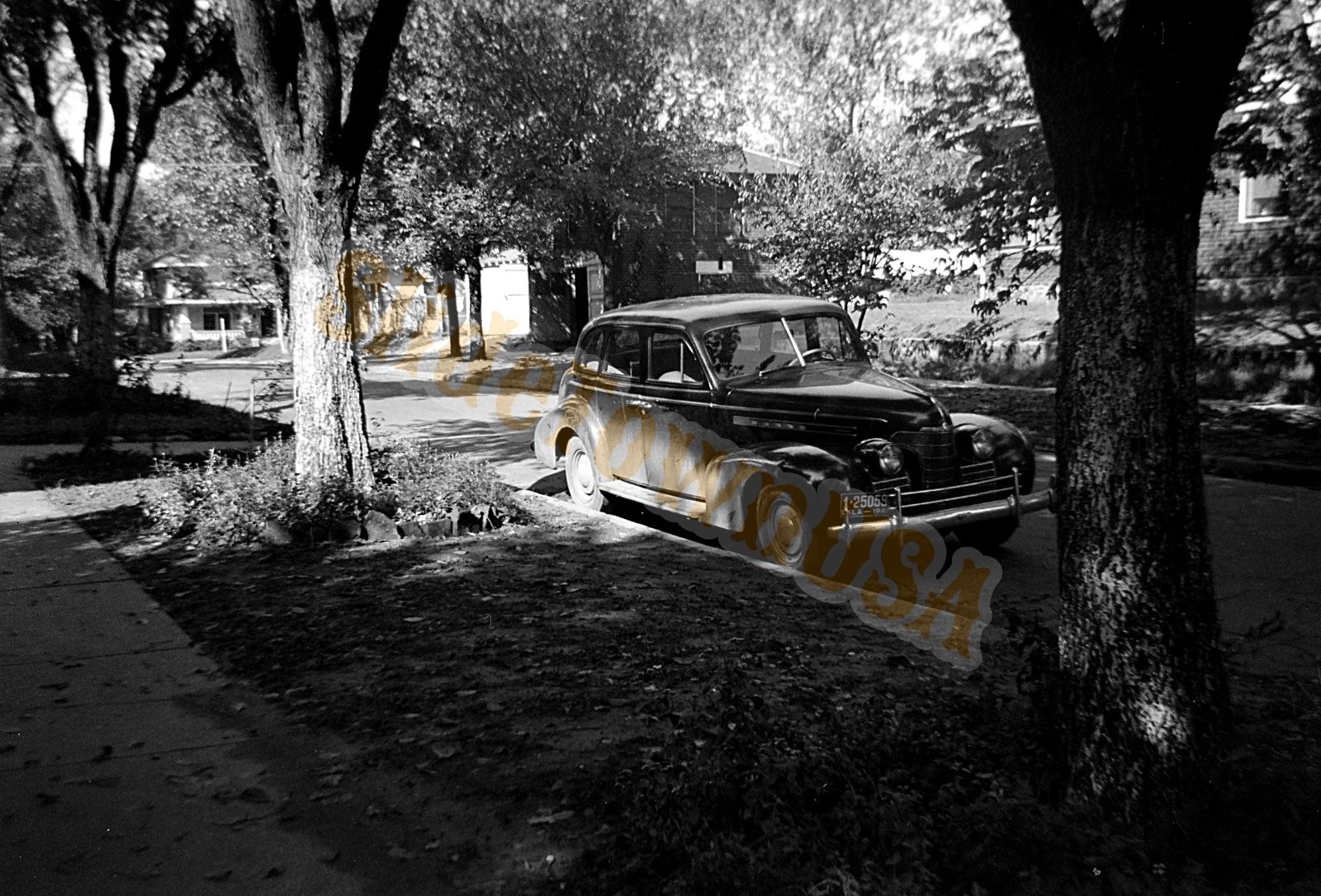 Vtg 120 B&W Negative Classic Car On Street  N-1442