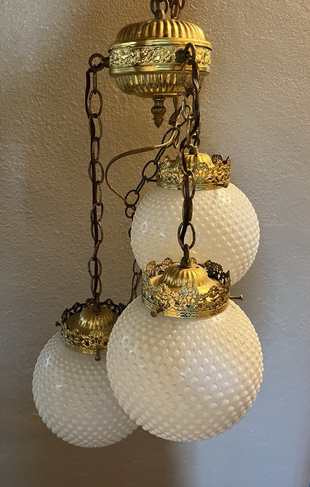 Vtg Mid Century 3 Tier Hobnail Milk Glass Hanging Swag Lamp Brass 8\