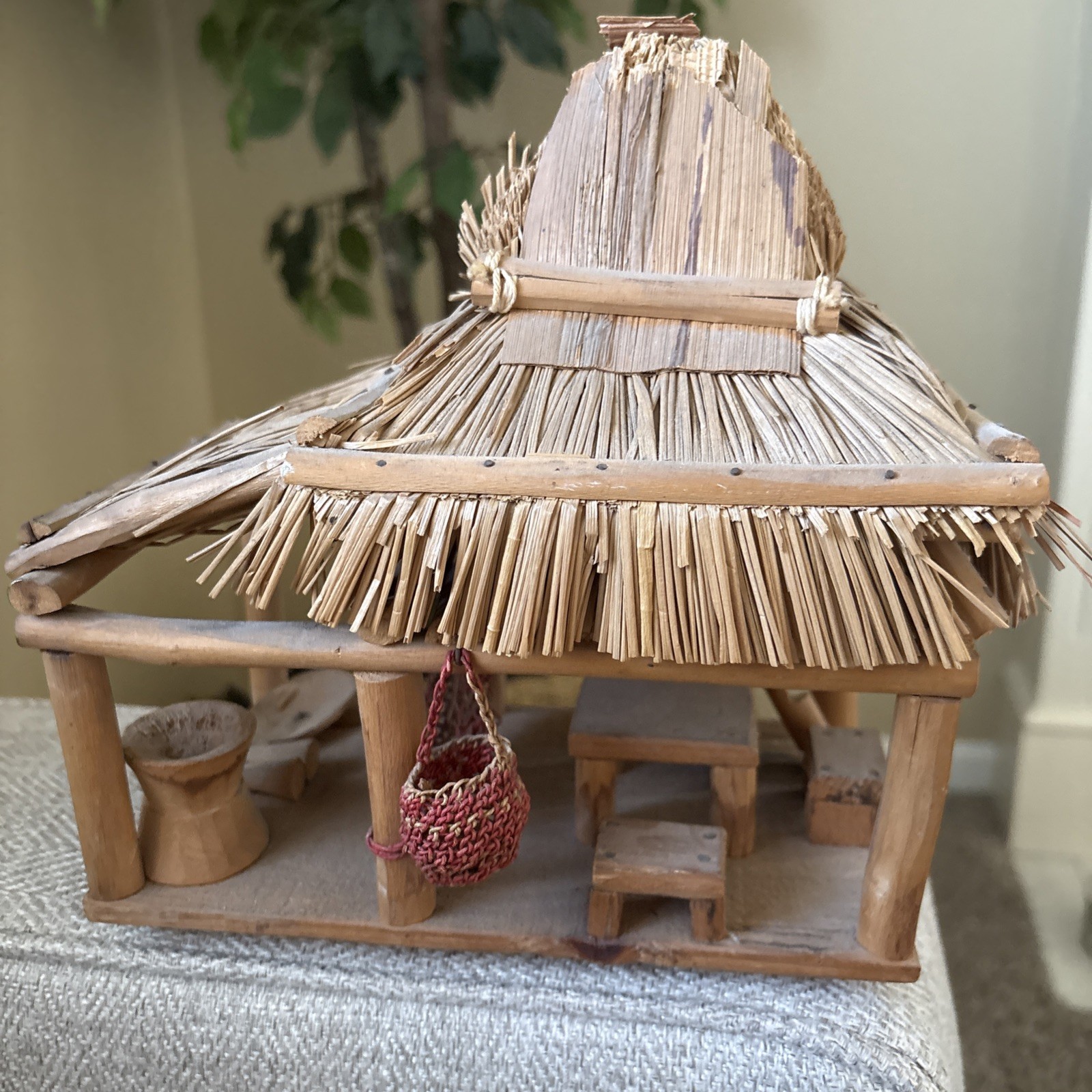 FaFbx -- ETHNOGRAPHIC WOOD MODEL OF THATCHED HOUSE, COOKING PAVILION, 8 FaFbx -- ETHNOGRAPHIC WOOD MODEL OF THATCHED HOUSE, COOKING PAVILION, 8