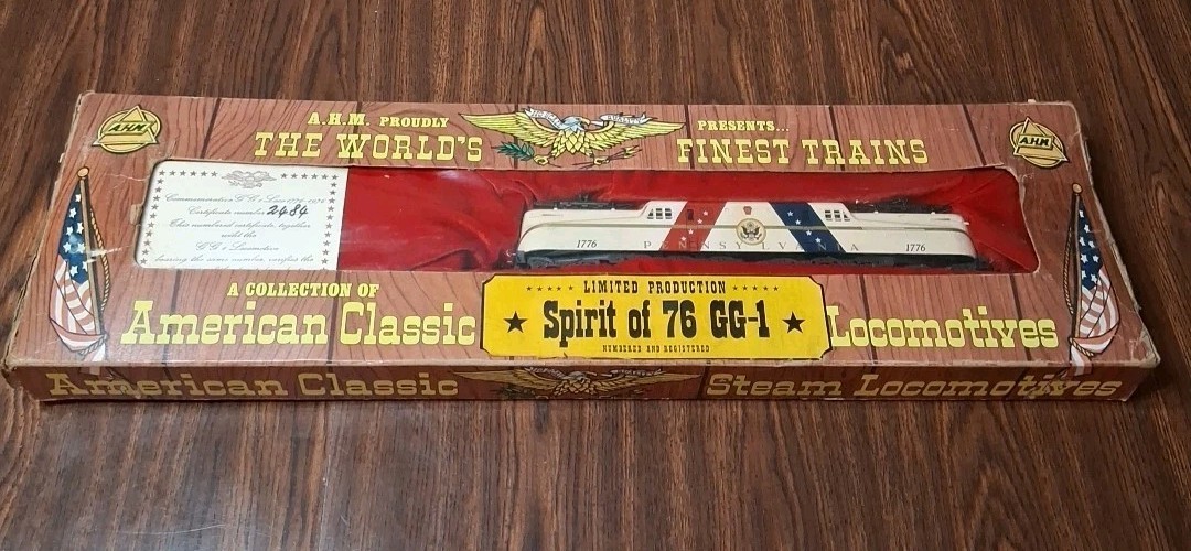 AHM  HO Scale - BICENTENNIAL Spirit of \'76 - GG-1  - Locomotive COA # 2484 