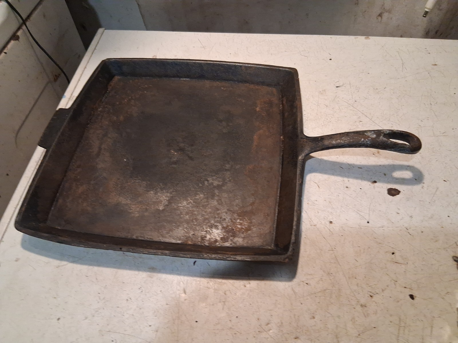 Vintage Cast Iron Breakfast Griddle #11BG  Unmarked 11-1/4\
