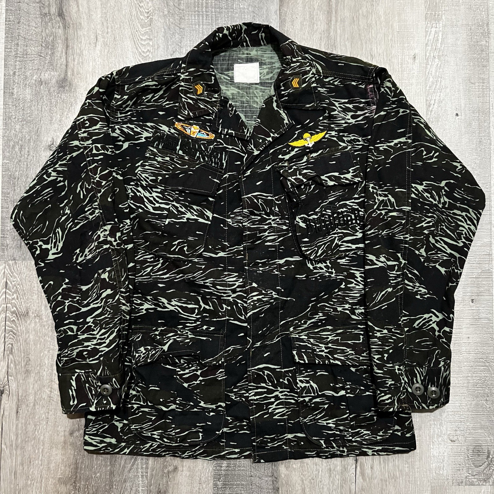 Royal Thai Army 70s Military Shadow Tiger Stripe Jacket Special Forces/Airborne Royal Thai Army 70s Military Shadow Tiger Stripe Jacket Special Forces/Airborne