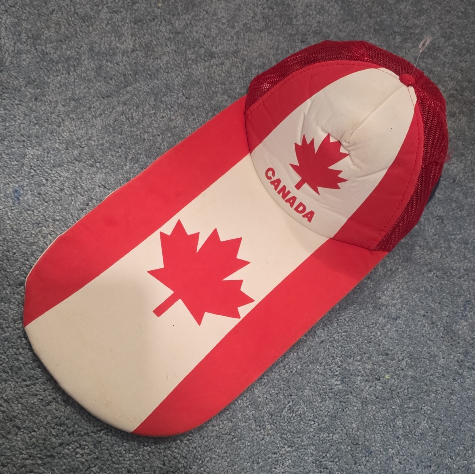Vintage LONG BILL Canada Maple Leaf Red & White Mesh Snap Back Trucker Hat