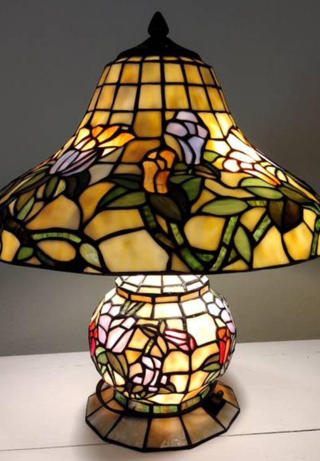 Beautiful Floral Tiffany Style Table Lamp 3 Way Light Roses Red Purple Green