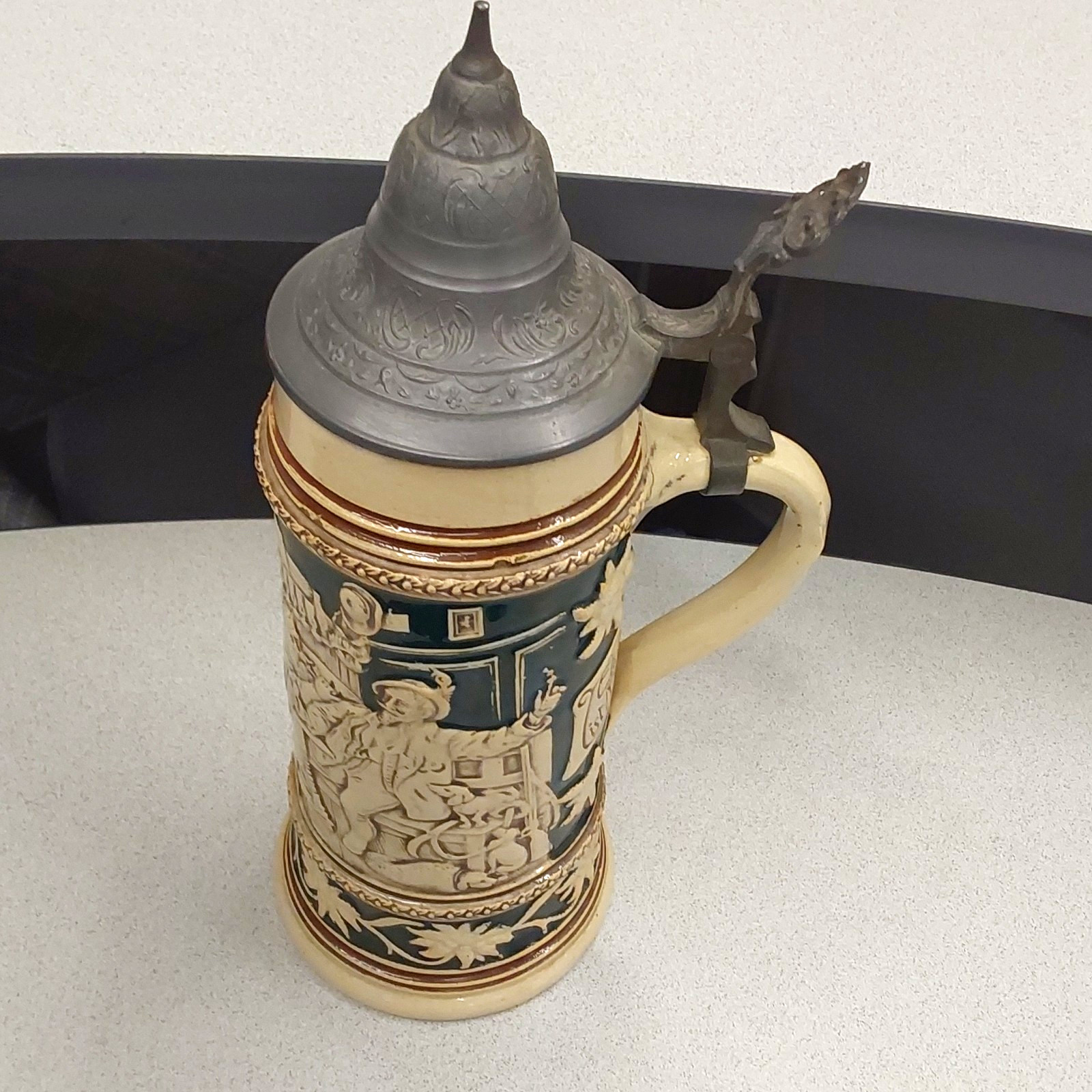 German Lidded Beer Stein Pewter-Style Hinged Lid Relief Blue/Cream 