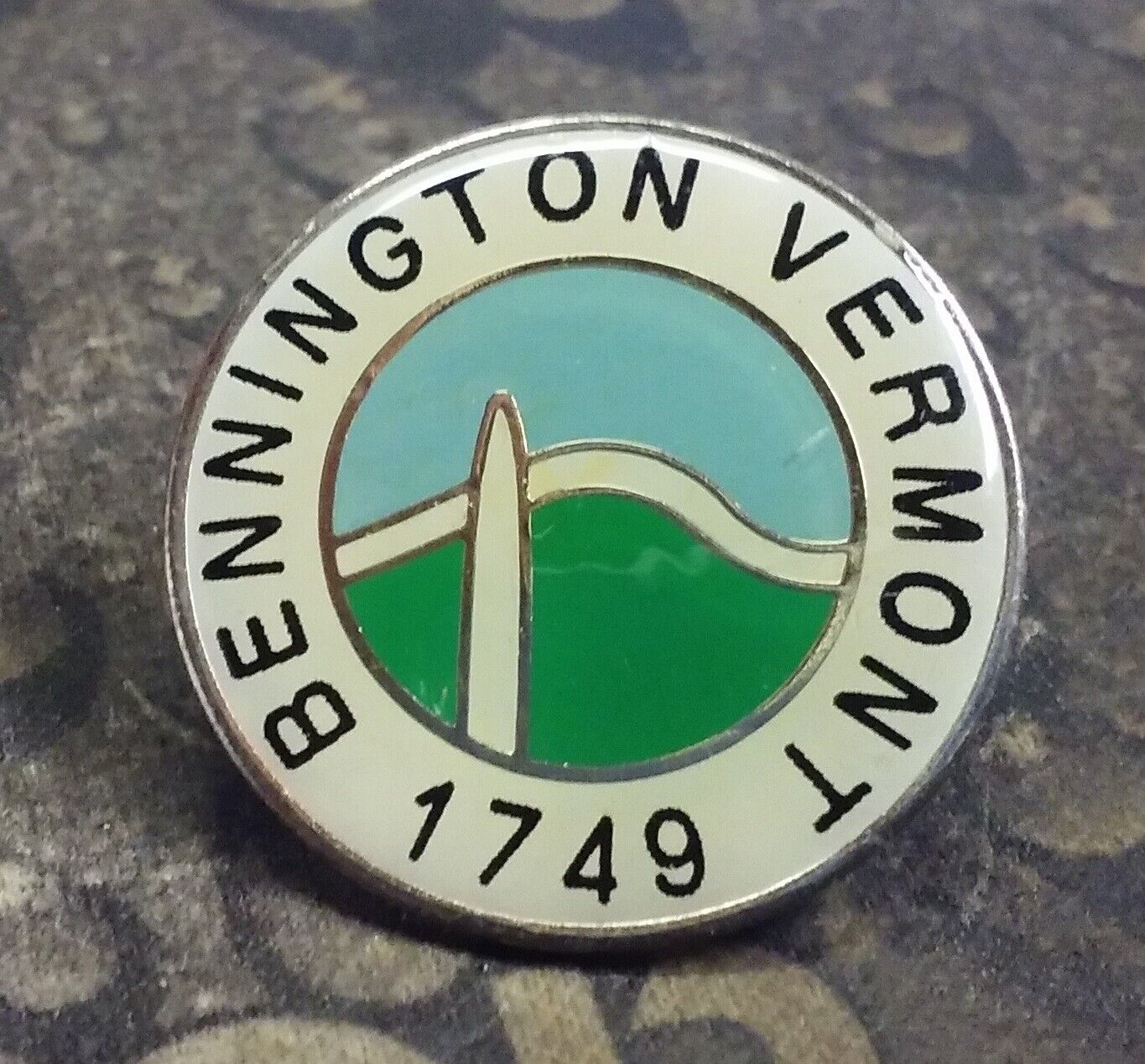 Bennington Vermont vintage pin badge 