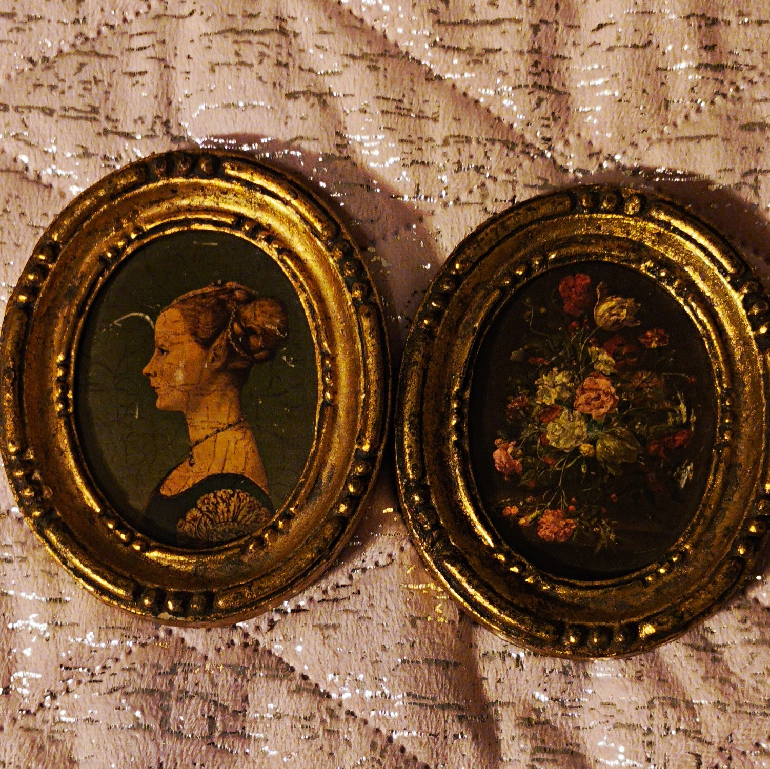 Vintage Mid-Century Italian Gilded Resin Oval Wall Plaquetts-Matched Set of 2