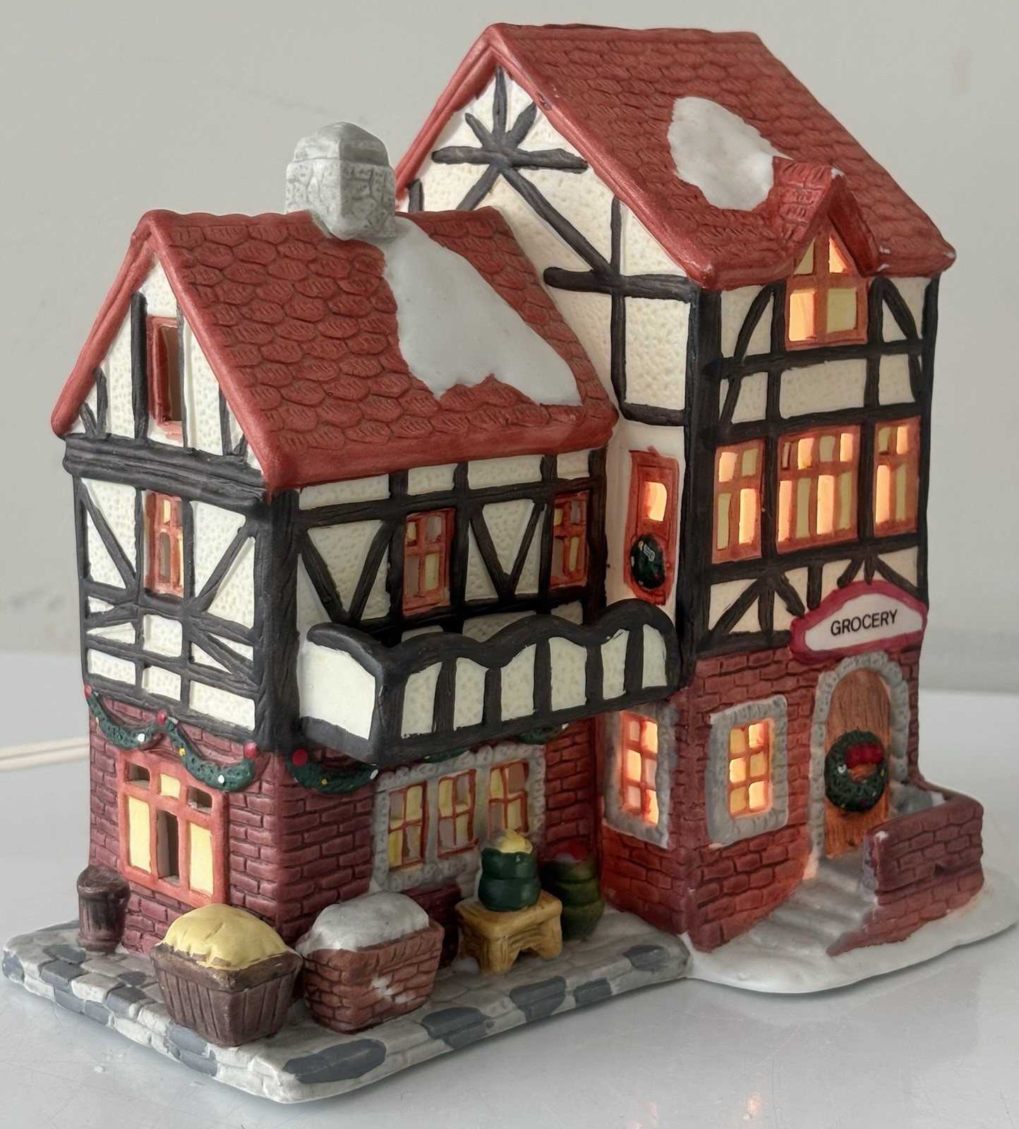 Ceramic Lighted Cottage Bungalow House Ceramic Lighted Cottage Bungalow House