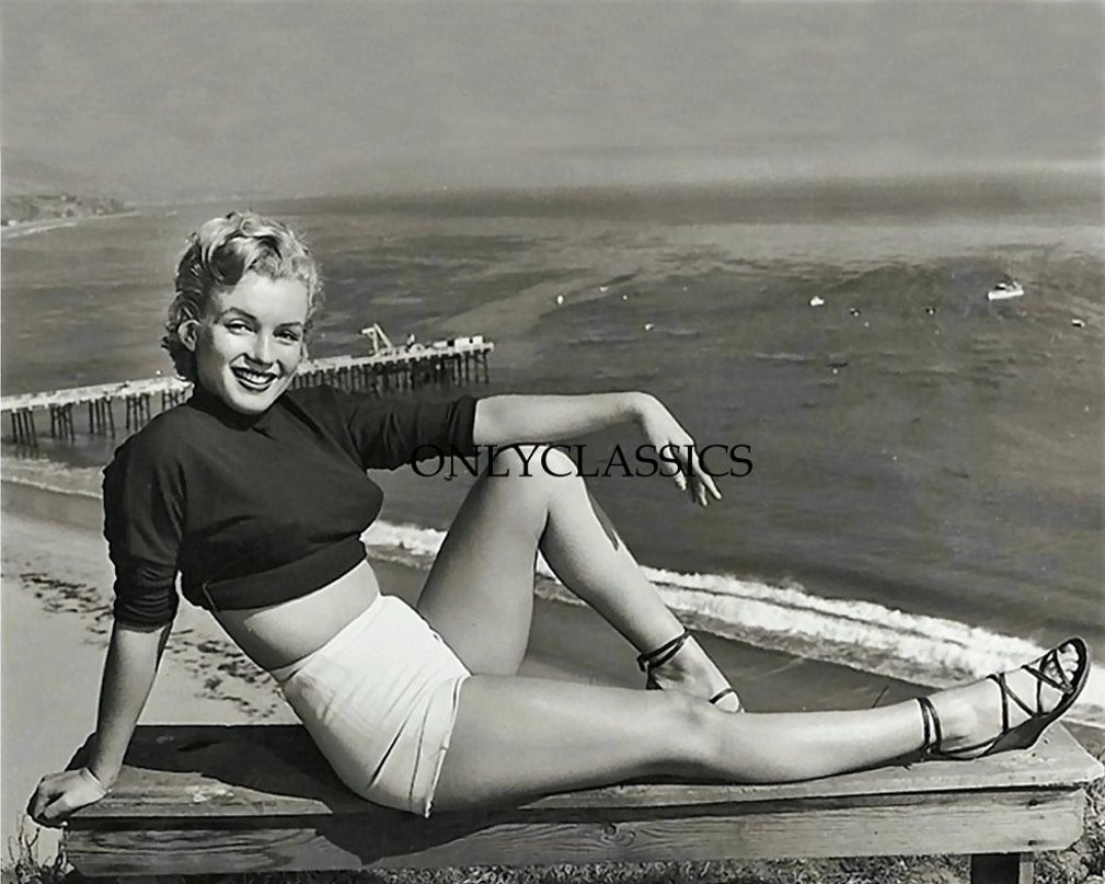 SEXY MARILYN MONROE LOOKING GOOD BY CALIFORNIA BEACH 8X10 PHOTO PINUP CHEESECAKE