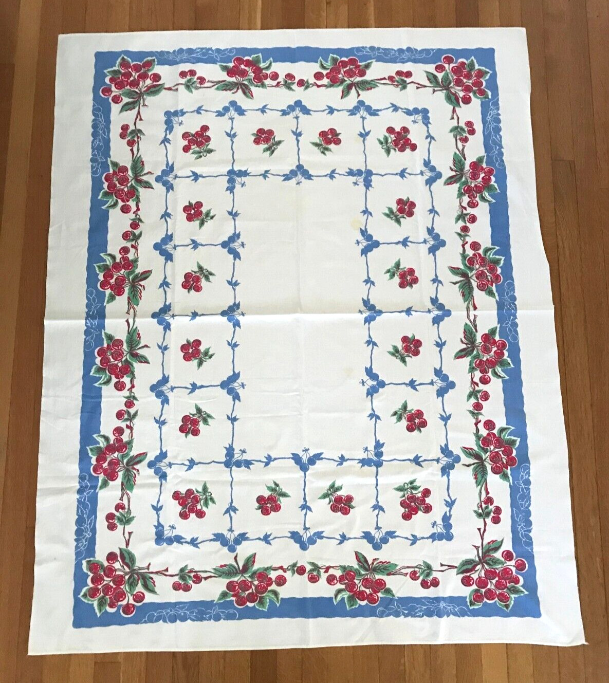 Vintage 1940s - 1950s Printed Tablecloth CHERRIES