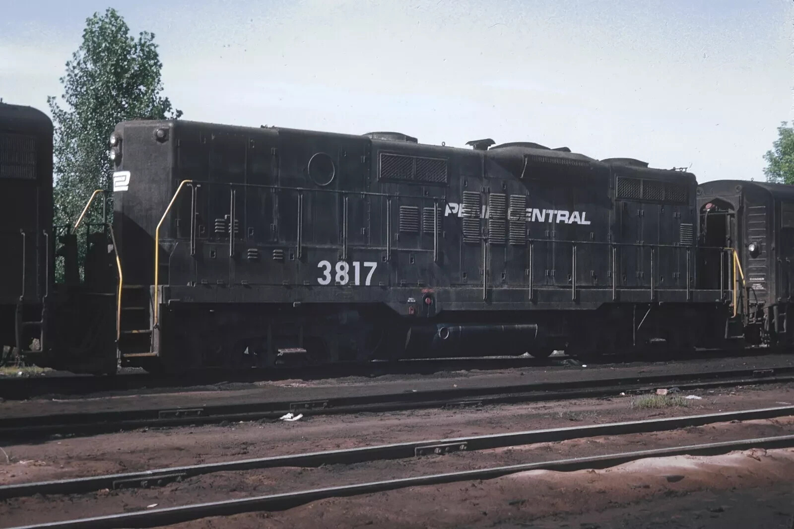 PC Penn Central GP9B 3817 in August 1970 8 x 10 Photo PC Penn Central GP9B 3817 in August 1970 8 x 10 Photo
