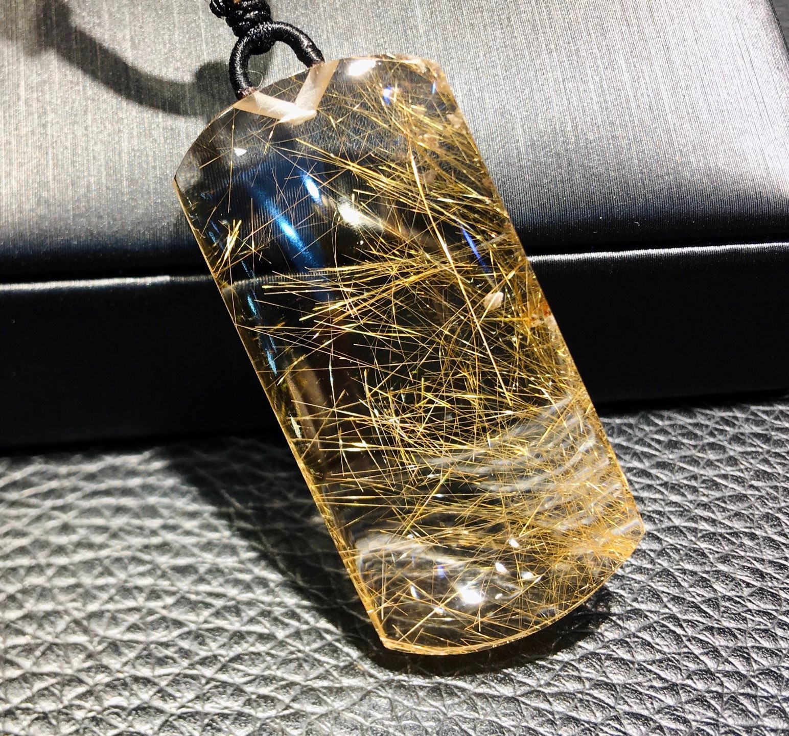 39.6*19.2*9.4mm TOP Natural Rutilated Quartz Carved crystal pendant Reiki Decor 39.6*19.2*9.4mm TOP Natural Rutilated Quartz Carved crystal pendant Reiki Decor