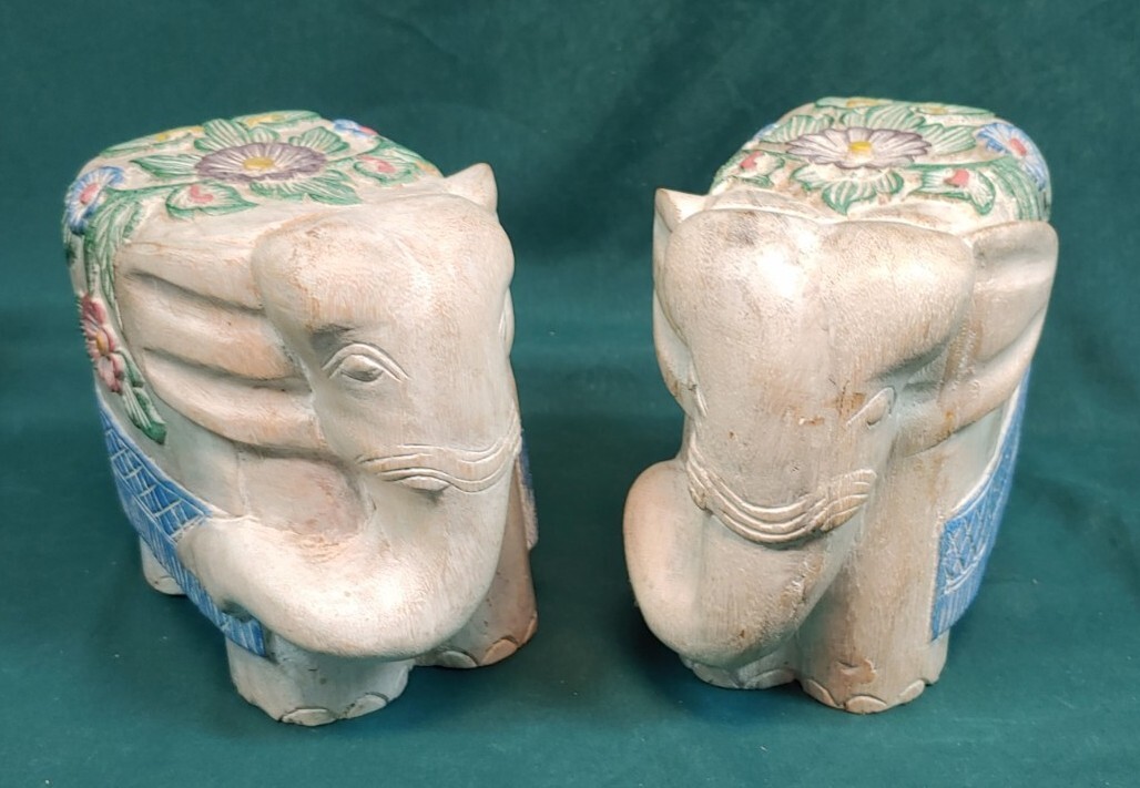Vintage Hand Carved Wooden Elephant Figures Statue Wood Carving Pair