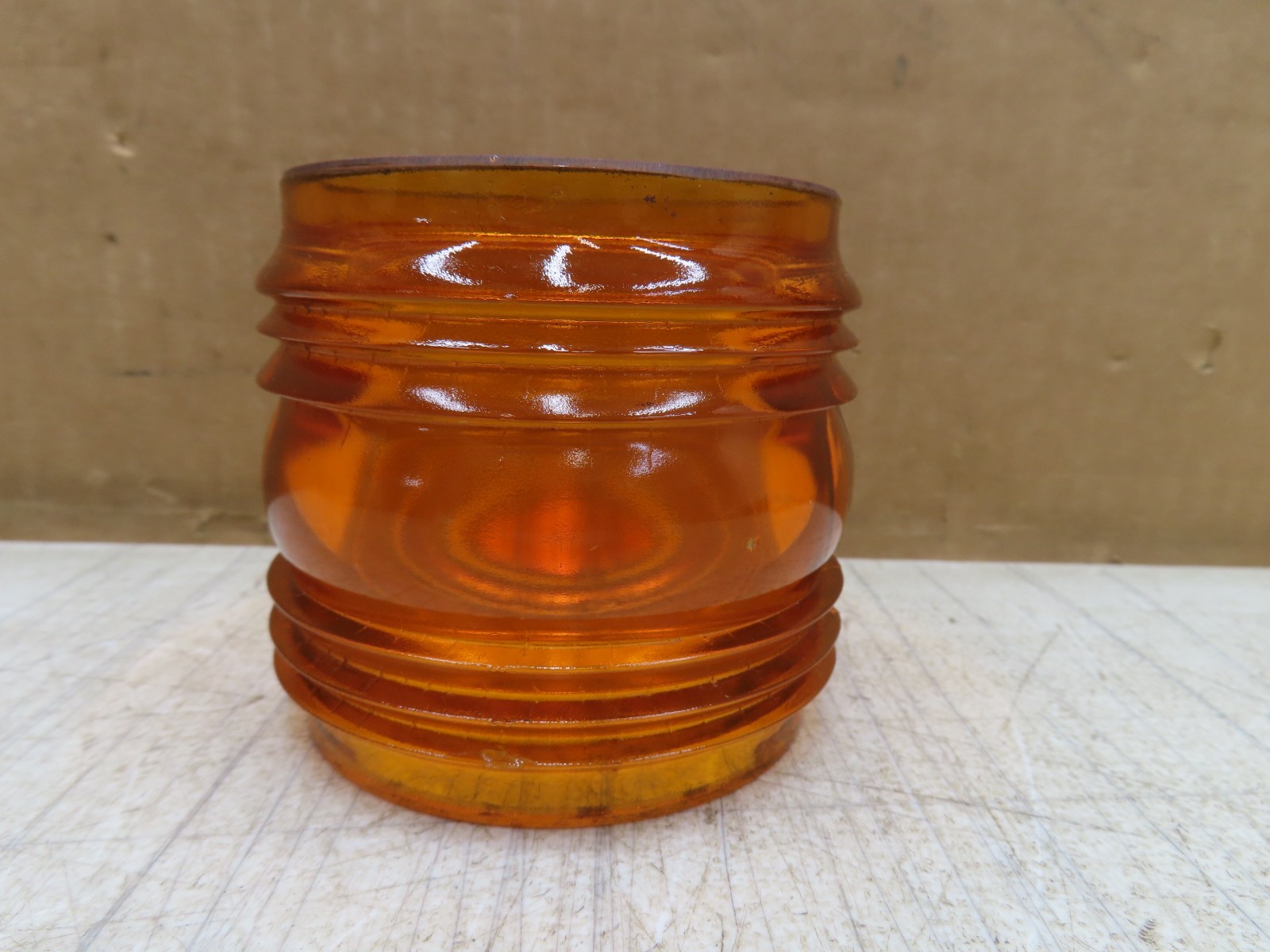 VTG FRESNEL STYLE AMBER/ORANGE RAILROAD LANTERN SHORT GLASS GLOBE 3.25” VTG FRESNEL STYLE AMBER/ORANGE RAILROAD LANTERN SHORT GLASS GLOBE 3.25”