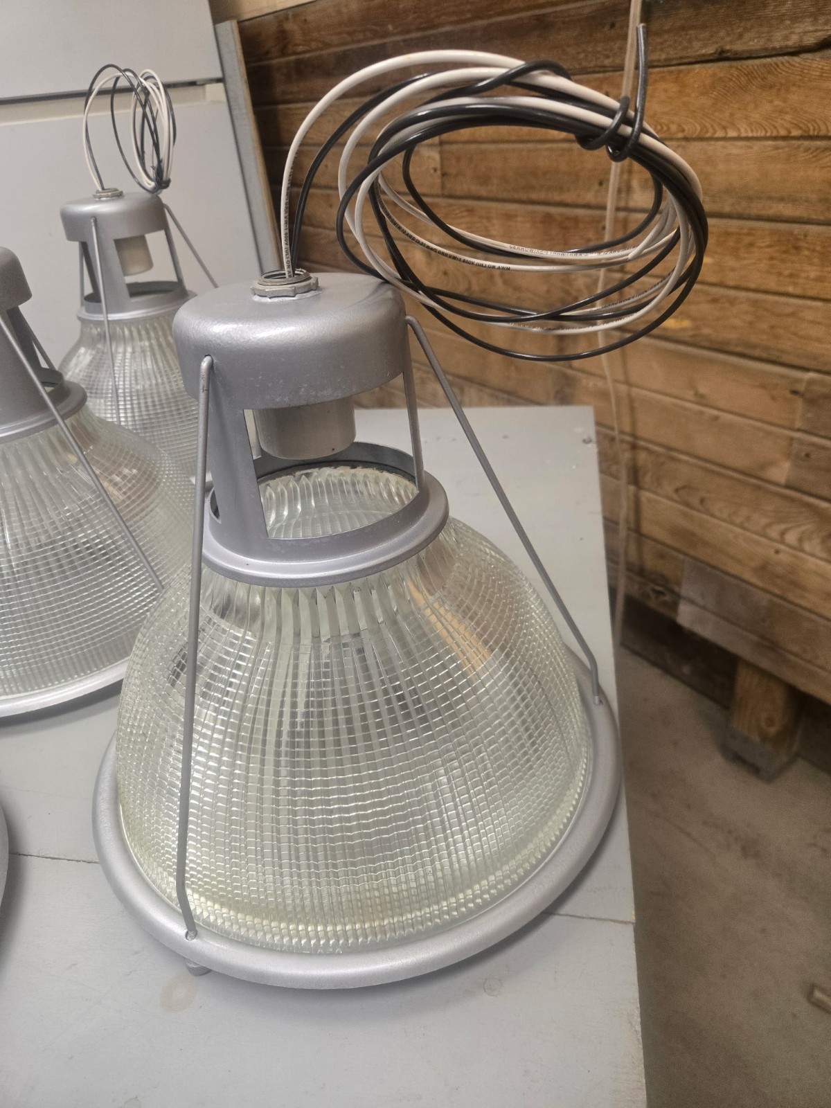 Holophane Lobay 685 Industrial Light Lamp Fixture W/Glass Shade & Alum. Cover