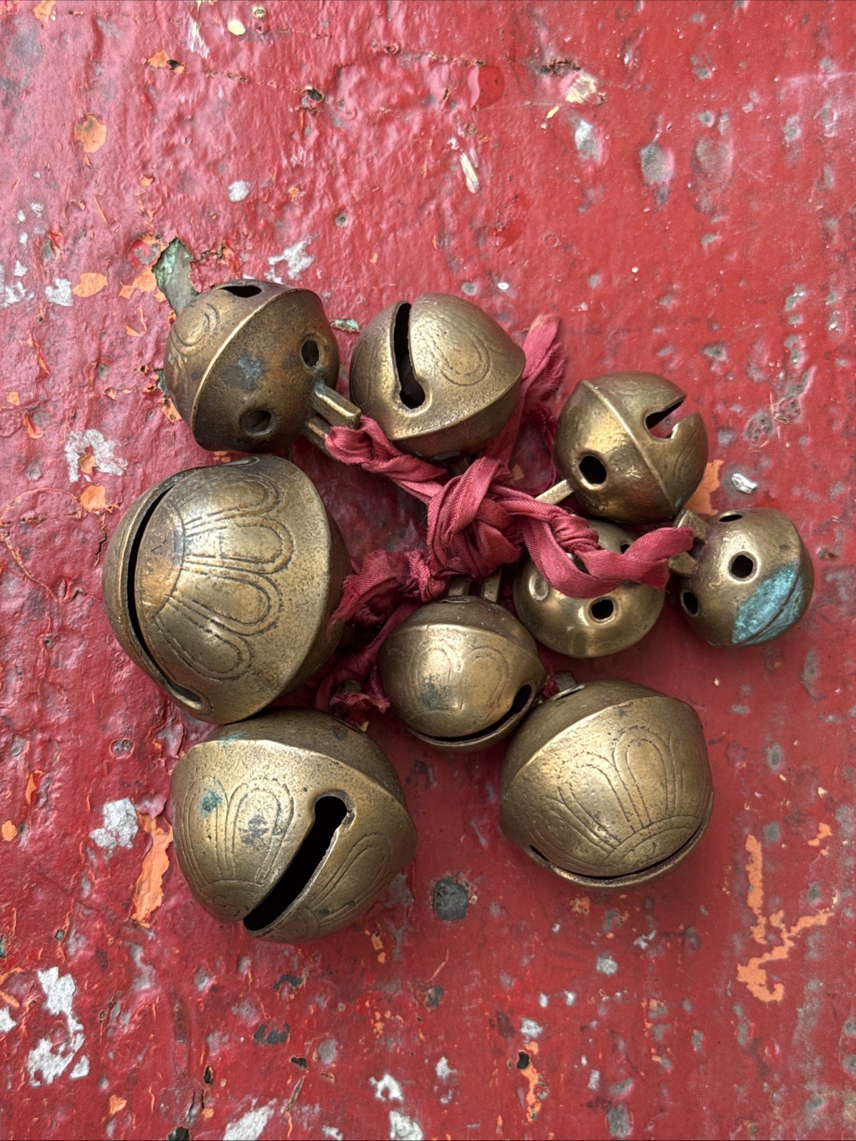 Antique 19th-Century Cast Brass Crotal Sleigh Bells Lot Of 9– Petal Pattern Antique 19th-Century Cast Brass Crotal Sleigh Bells Lot Of 9– Petal Pattern