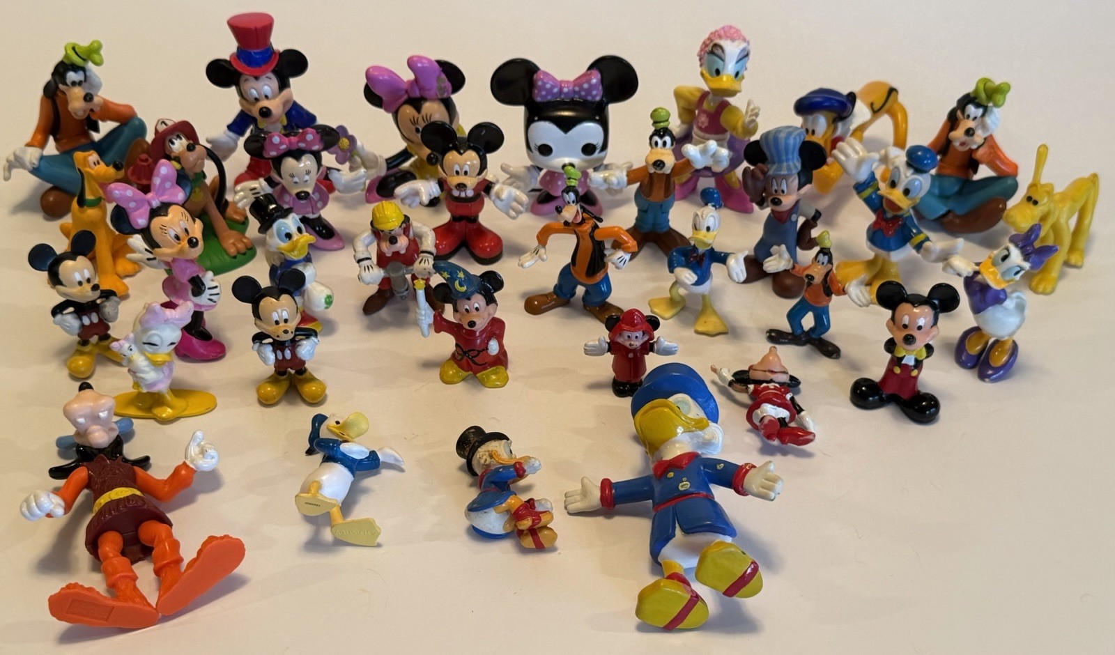 Large Lot 33 Pcs Disney PVC Figures Cake Toppers Mickey Minnie Goofy Pluto Ducks