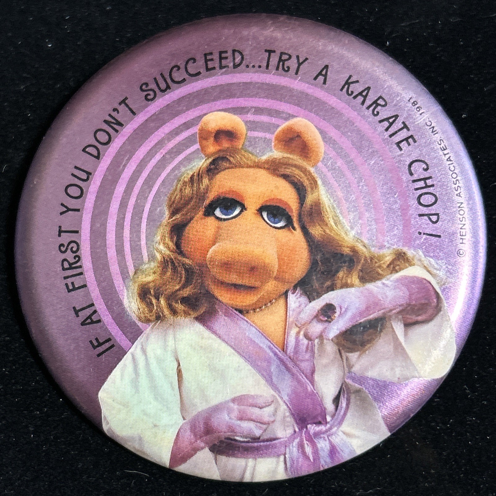 Vintage 1981 Miss Piggy Pinback Button Henson If Don't Succeed Try A Karate Chop