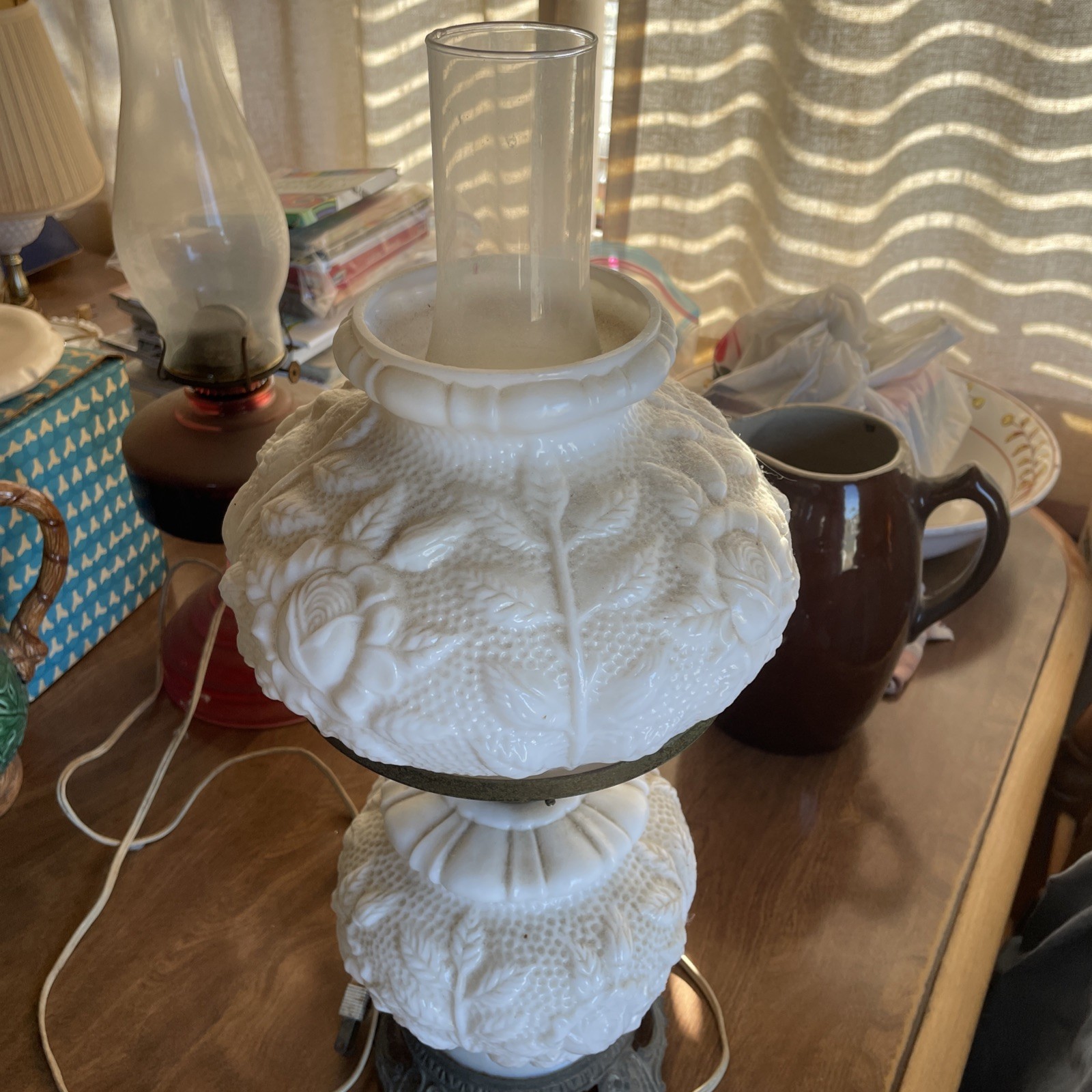 Vintage Fenton White Milk Glass Roses & AGone With The Wind Lamp
